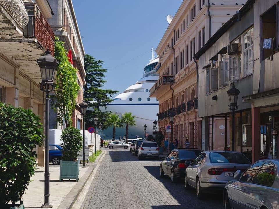 Hotel Port Altus Batumi Exterior photo